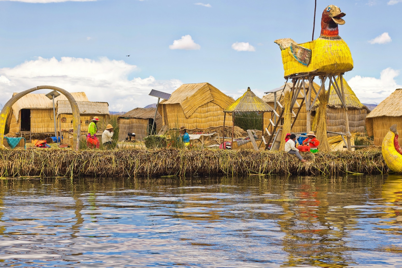 What is Lake Titicaca famous for - Orange Nation Peru